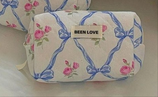 All Over Bow Printed Travel Cosmetic Travel Bag (small)